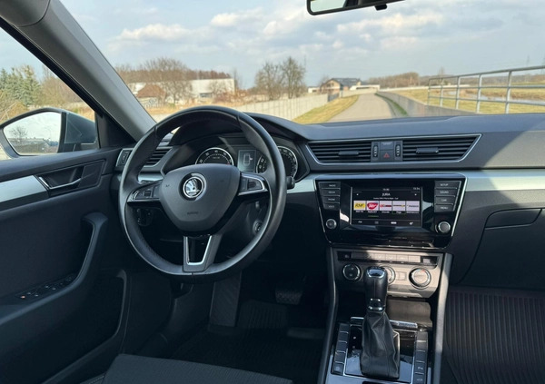 Skoda Superb cena 65000 przebieg: 182000, rok produkcji 2015 z Koronowo małe 121